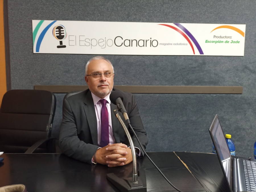 José Cristóbal García en los estudios de El Espejo Canario José Cristóbal García en los estudios de El Espejo Canario