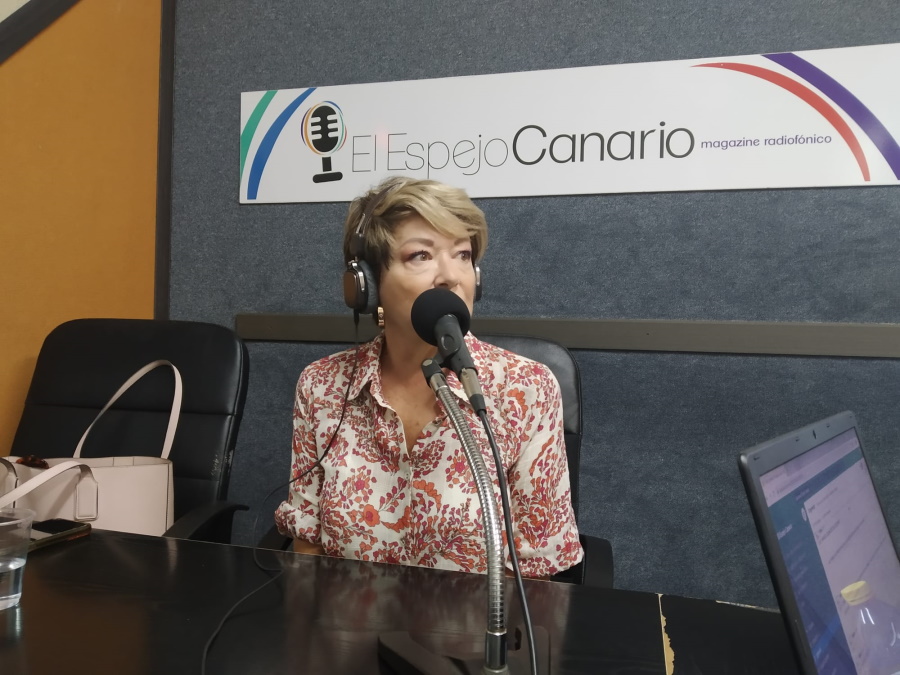 Salud Gil en los estudios de El Espejo Canario Salud Gil en los estudios de El Espejo Canario