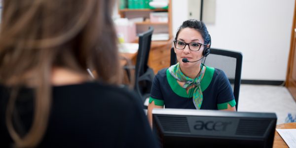 La doctora Carla Santana, en su consulta en HUSR en Lanzarote.