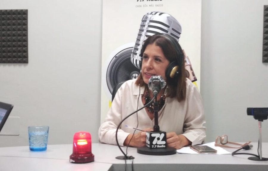 Carmen Hernández en los estudios de El Espejo Canario