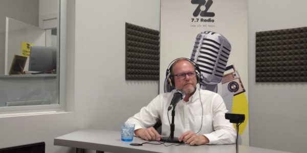 José Eduardo Ramírez en los estudios de El Espejo Canario