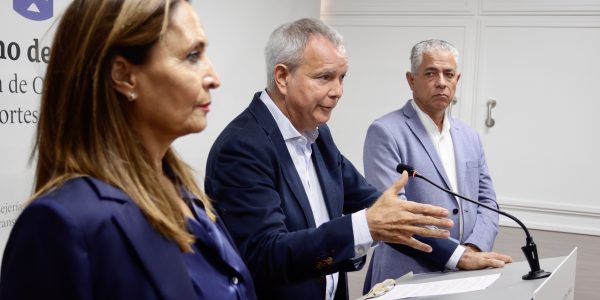 Chano Franquis, María del Carmen Rosario y Tomás Pérez en una comparecencia de prensa.