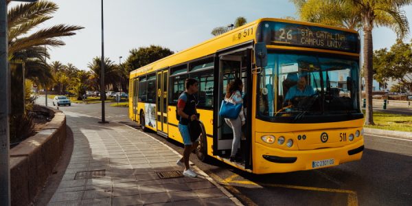 La gratuidad de las guaguas plantea problemas a las operadoras