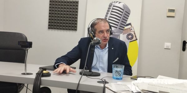 Francisco Moreno en los estudios de El Espejo Canario