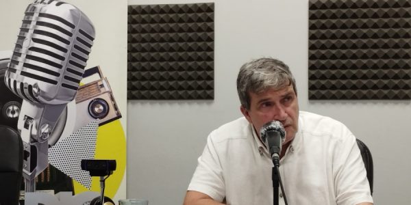 Javier Doreste en los estudios de El Espejo Canario