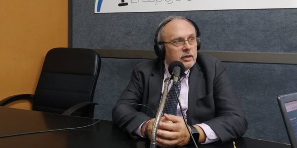 José Cristóbal García en los estudios de El Espejo Canario