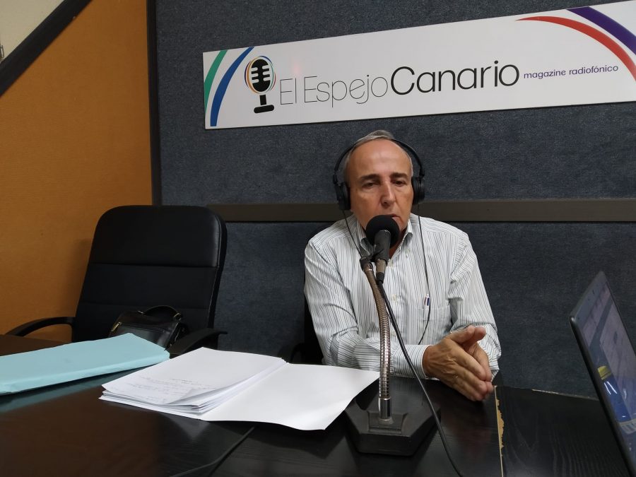 Manuel Padrón en los estudios de El Espejo Canario Manuel Padrón en los estudios de El Espejo Canario