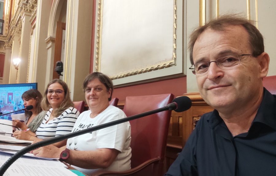 Ramón Trujillo (derecha) en el pleno del Cabildo de Santa Cruz de Tenerife | Foto: UP