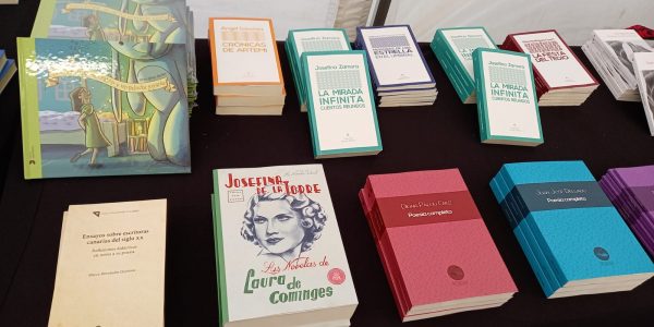 Nuevos volúmenes en la Biblioteca Básica Canaria