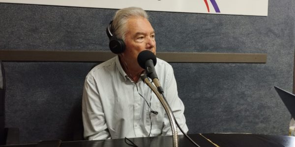 Juan Ruiz en los estudios de El Espejo Canario