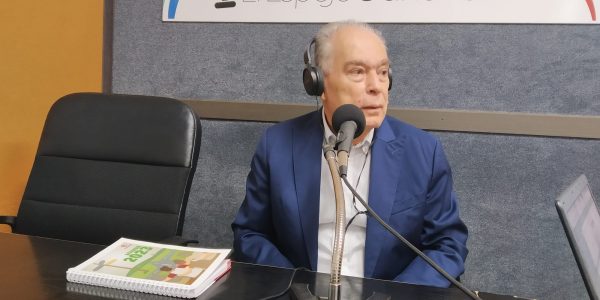 Gonzalo Marrero en los estudios de El Espejo Canario