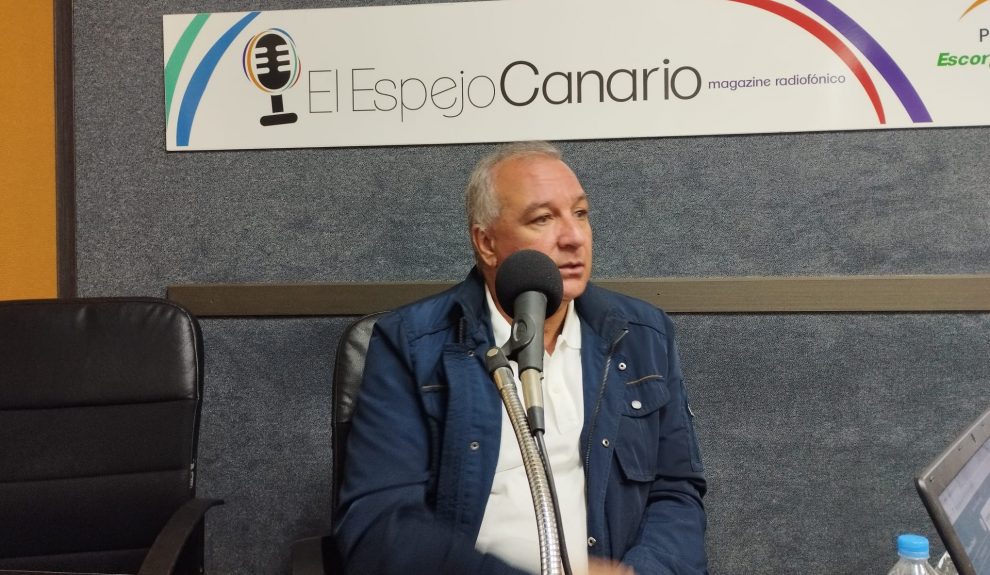 Luis Campos en los estudios de El Espejo Canario