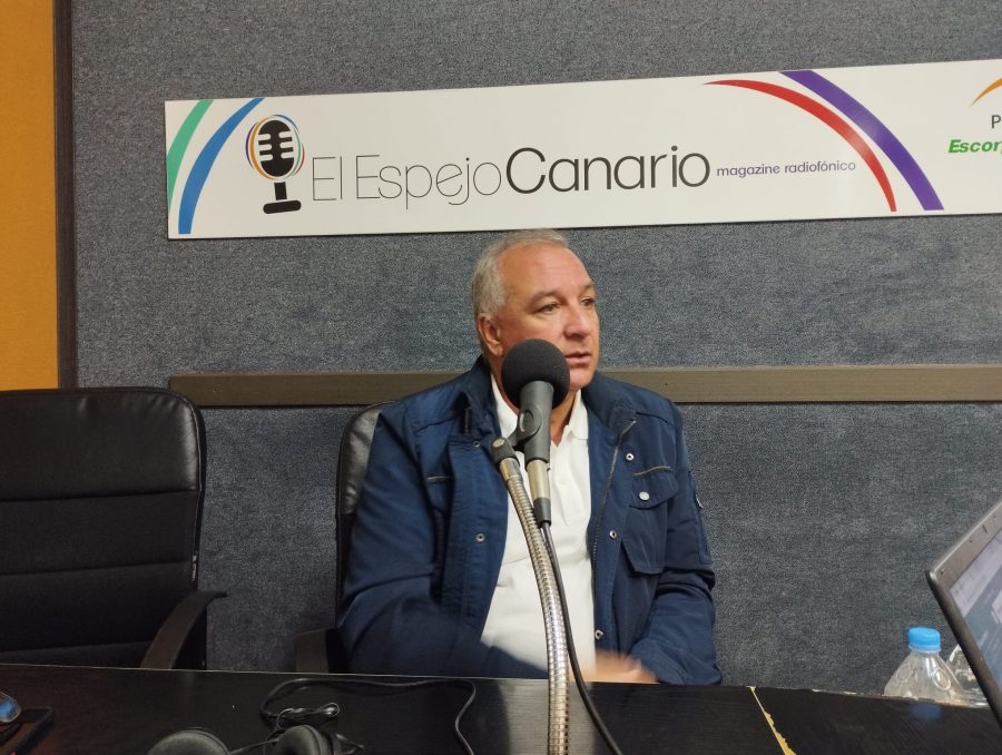 Luis Campos en los estudios de El Espejo Canario Luis Campos en los estudios de El Espejo Canario