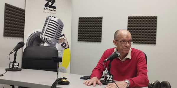 Roque Calero en los estudios de El Espejo Canario