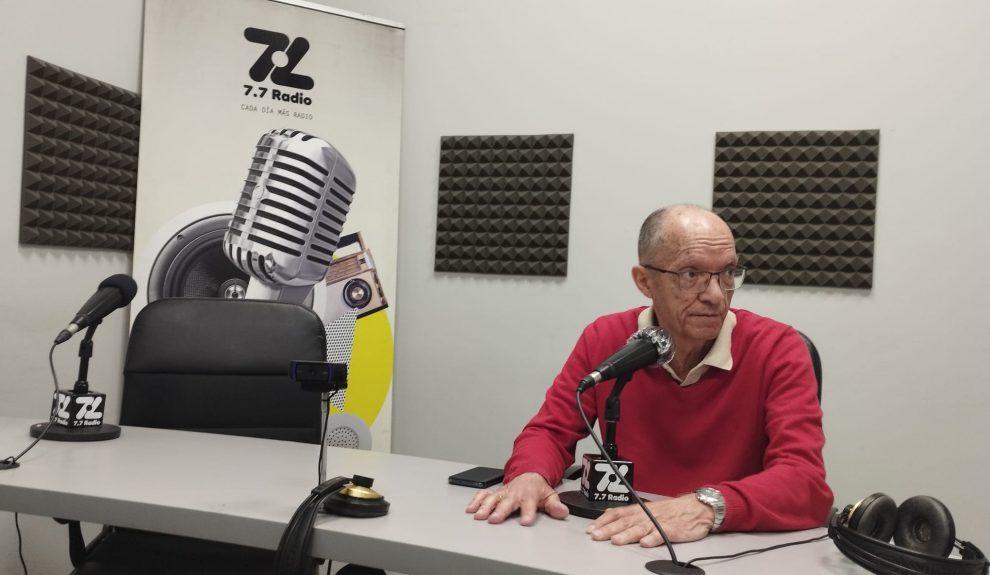 Roque Calero en los estudios de El Espejo Canario