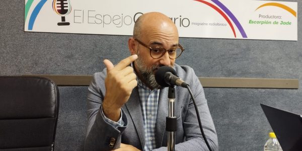 Aridany Romero en los estudios de El Espejo Canario