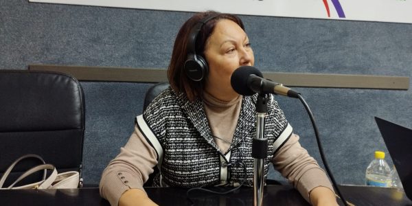 Carmen Luz Vargas en los estudios de El Espejo Canario