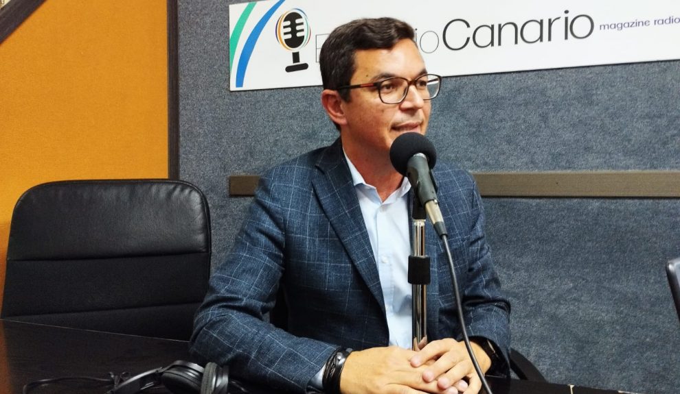 Pablo Rodríguez en los estudios de El Espejo Canario