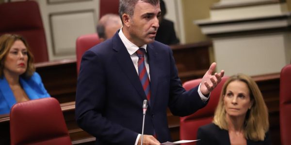Manuel Domínguez en una sesión del Parlamento de Canarias | Foto: PP