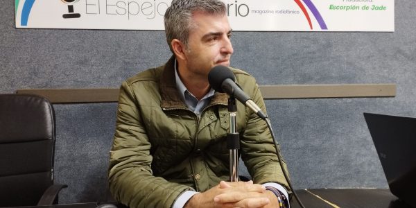 Manuel Domínguez en los estudios de El Espejo Canario