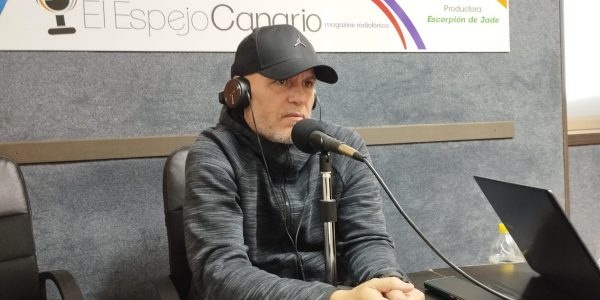 Ruymán Almeida en los estudios de El Espejo Canario