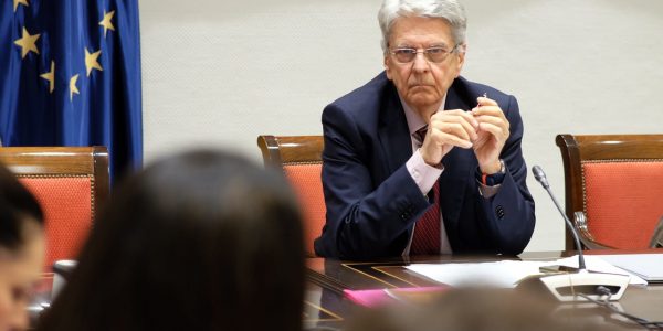 Julio Pérez en una comisión del Parlamento de Canarias | Foto: Parcan