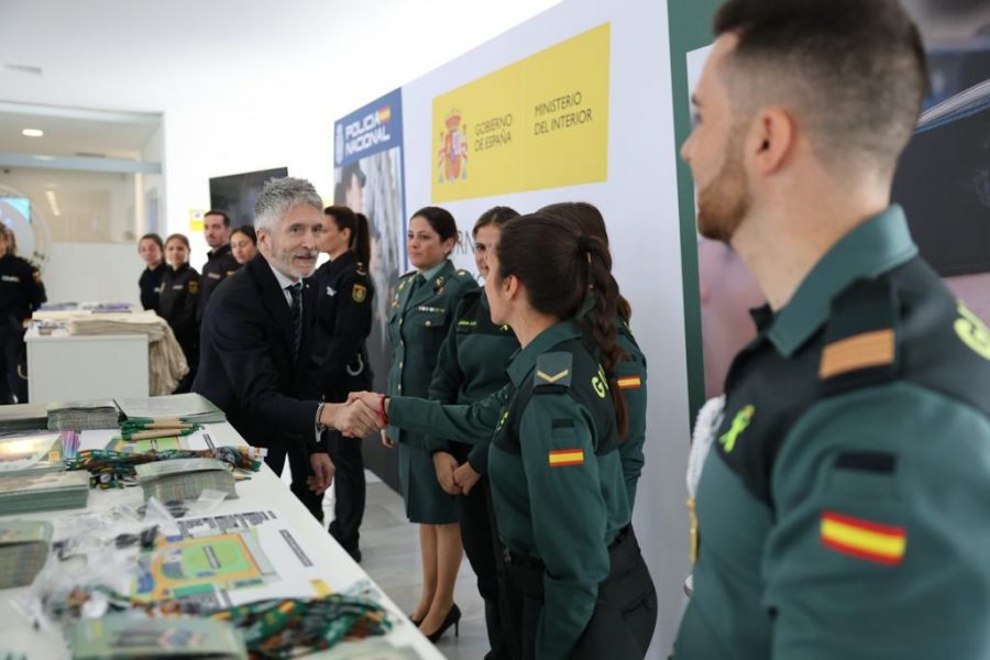 El ministro Fernando Grande Marlaska recibe a miembros de la Guardia Civil | Foto: Ministerio de Interior El ministro Fernando Grande Marlaska recibe a miembros de la Guardia Civil | Foto: Ministerio de Interior