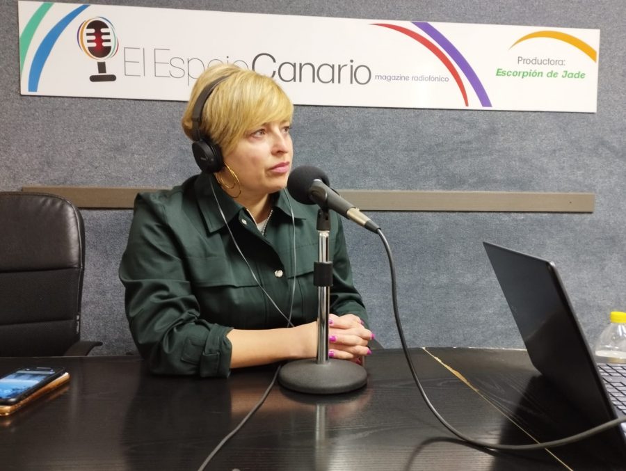 Nayra Alemán en los estudios de El Espejo Canario Nayra Alemán en los estudios de El Espejo Canario