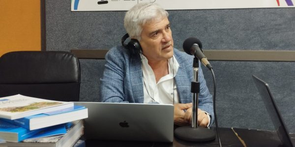 Ciprián Rivas en los estudios de El Espejo Canario