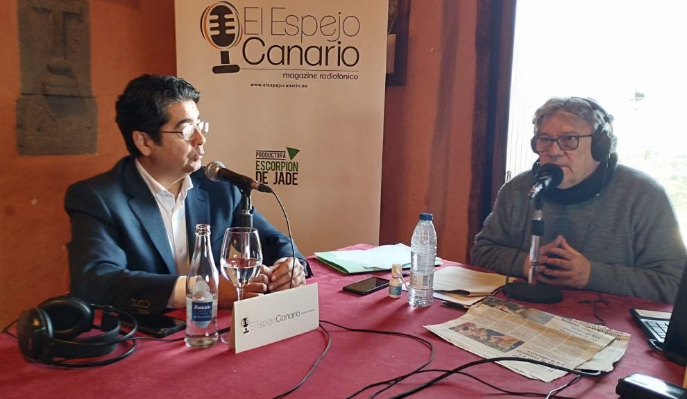 Pedro Martín, en los estudios de El Espejo Canario en l Casa del Vino de El Sauzal