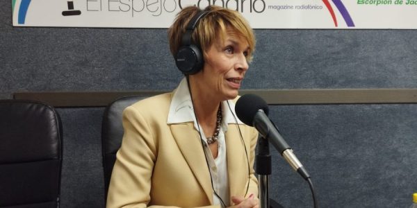 La consejera Elena Máñez, en los estudios de El Espejo Canario