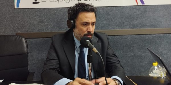 Guillermo Mariscal en los estudios de El Espejo Canario