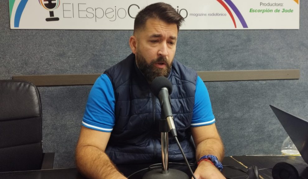 Eric Álvarez en los estudios de El Espejo Canario