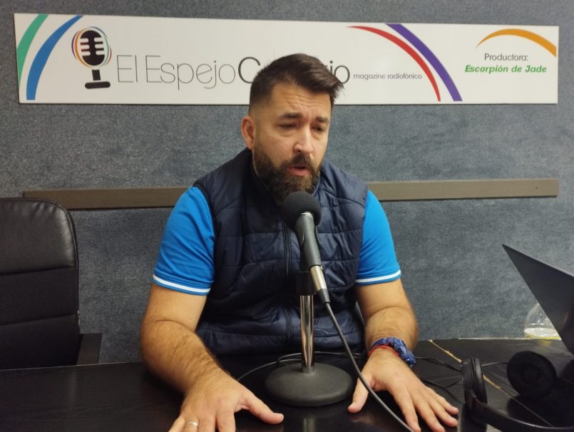 Eric Álvarez en los estudios de El Espejo Canario Eric Álvarez en los estudios de El Espejo Canario