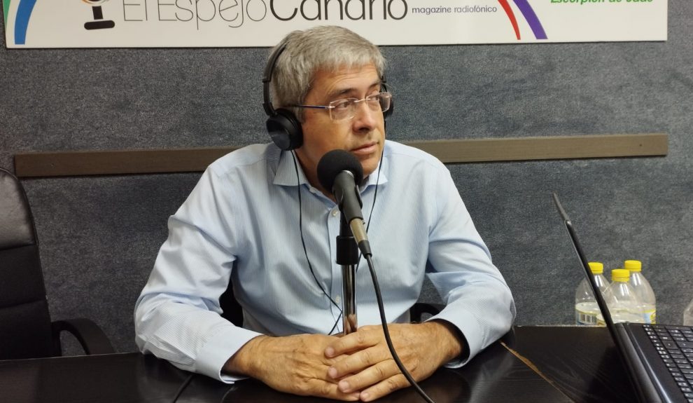 Marco Aurelio Pérez en los estudios de El Espejo Canario