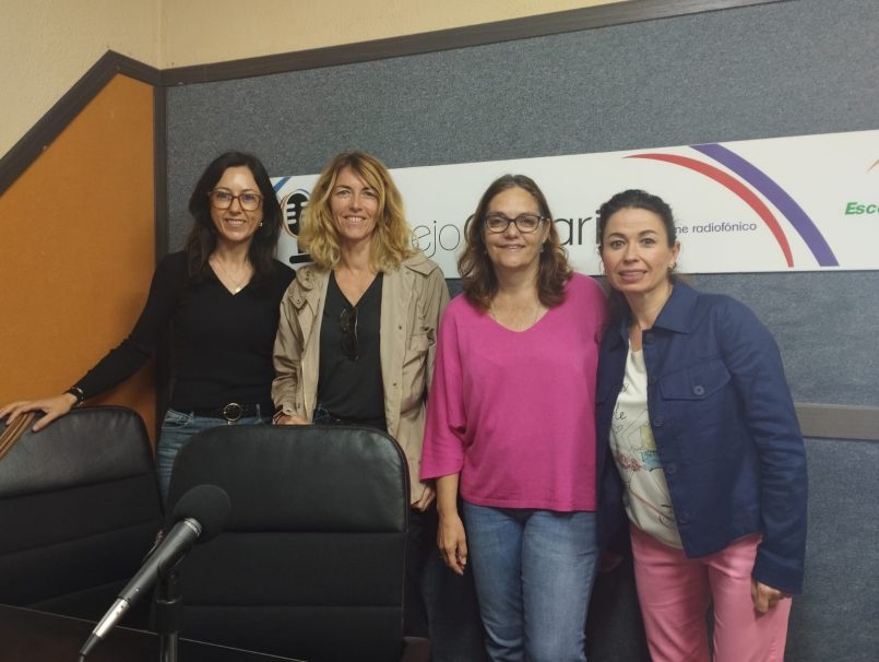 Leticia López Estrada, Carmen Sosa Castro, Nieves Estévez y Eva Navarro en los estudios de El Espejo Canario Leticia López Estrada, Carmen Sosa Castro, Nieves Estévez y Eva Navarro en los estudios de El Espejo Canario