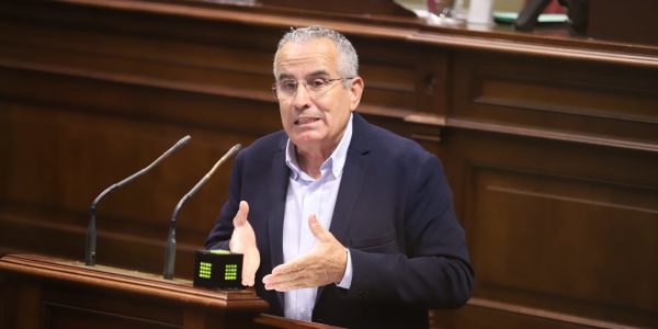Mario Cabrera durante una sesión parlamentaria | Foto: Parcan