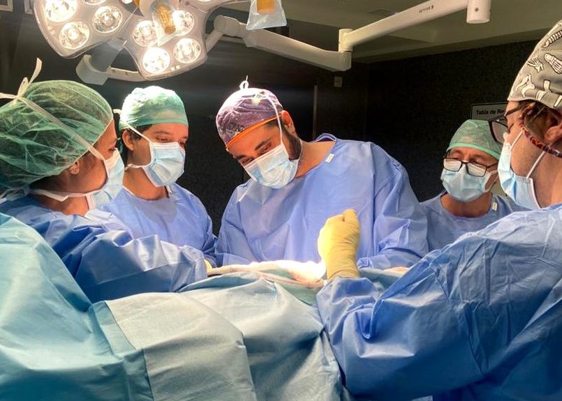 Implantación de una prótesis bilateral de cadera | Foto: HUSR