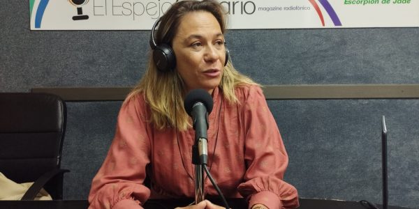 Lidia Cáceres en los estudios de El Espejo Canario