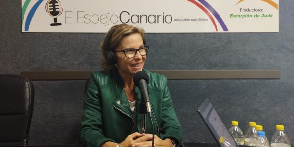 Conchi Narváez en los estudios de El Espejo Canario