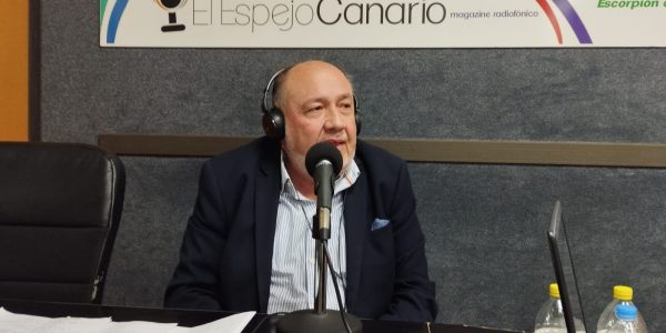 Francisco Fernández de Pedro en los estudios de El Espejo Canario