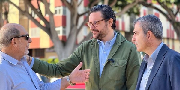 Sergio Ramos (centro), junto a Manuel Domínguez (derecha), en un acto electoral | Foto: PP