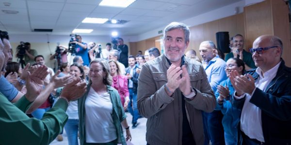 Fernando Clavijo celebra los resultados de la noche electoral