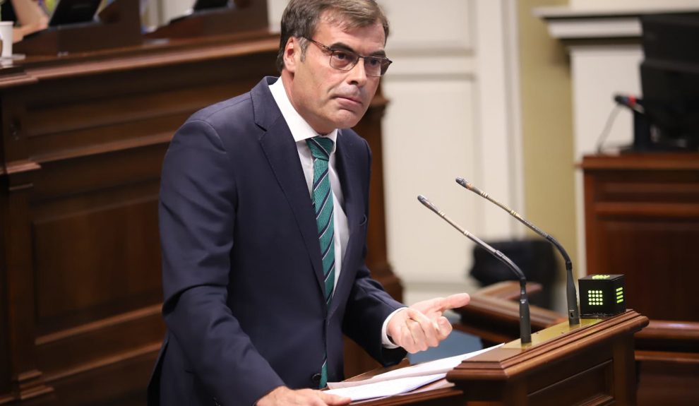 Fernando Enseñat en una sesión parlamentaria | Foto: Parcan