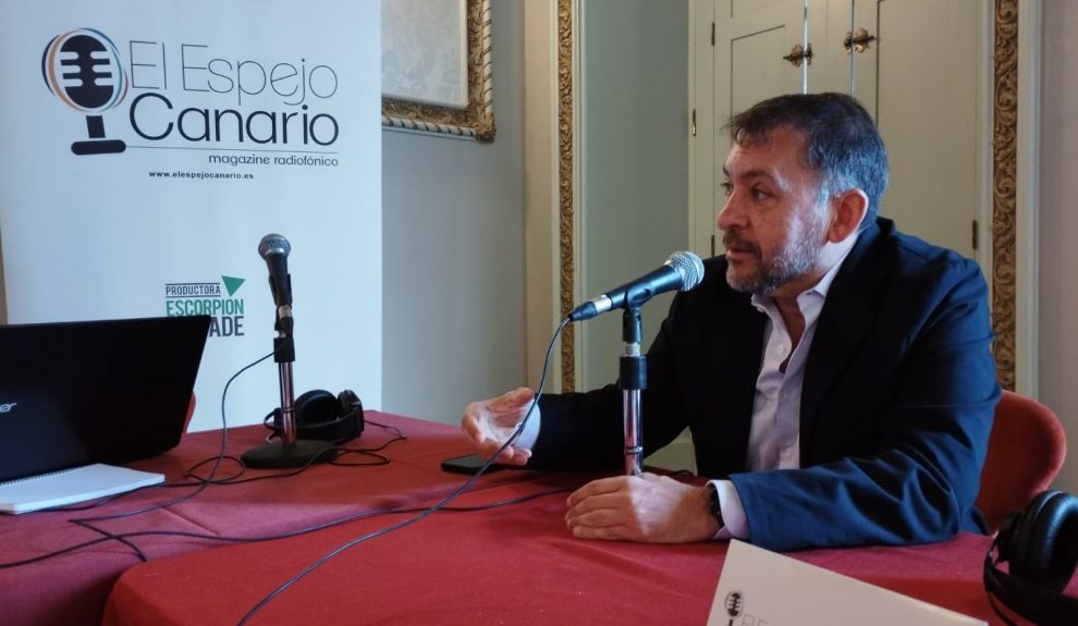 José Manuel Bermúdez en los estudios de El Espejo Canario en Teatro Guimerá de Santa Cruz de Tenerife