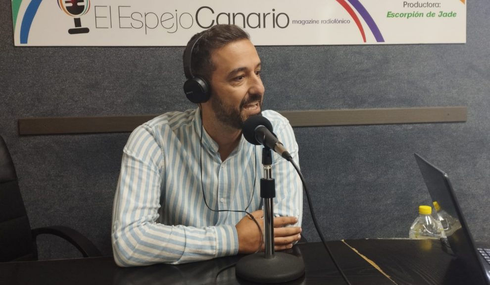 Juan Antonio Peña, en los estudios de El Espejo Canario