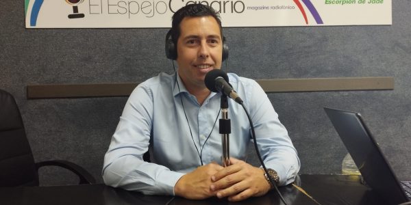 Alejandro Ramos en los estudios de El Espejo Canario