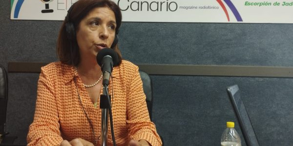 Carmen Hernández en los estudios de El Espejo Canario