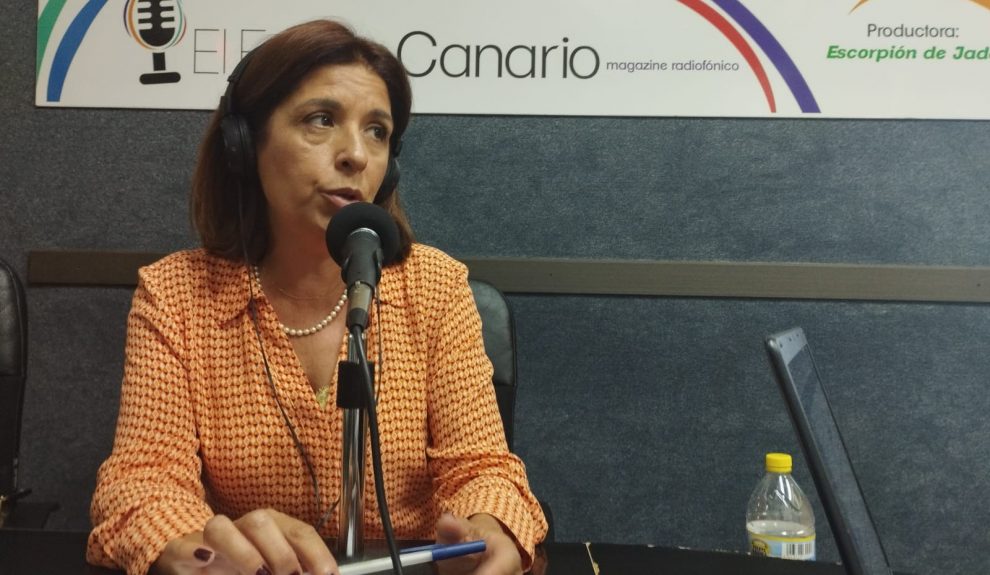 Carmen Hernández en los estudios de El Espejo Canario