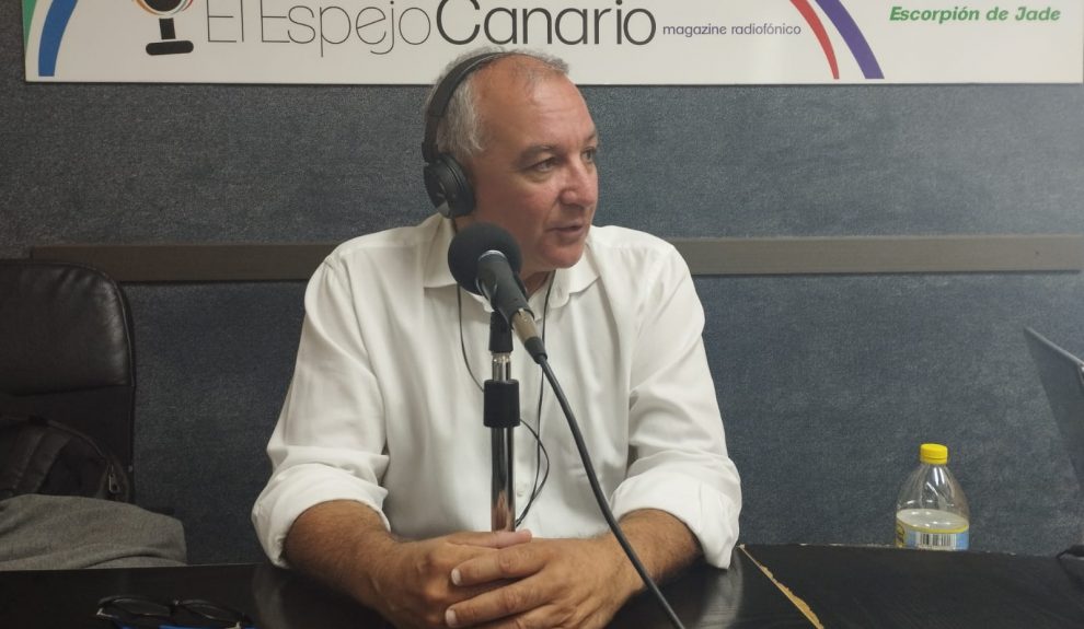 Luis Alberto Campos en los estudios de El Espejo Canario